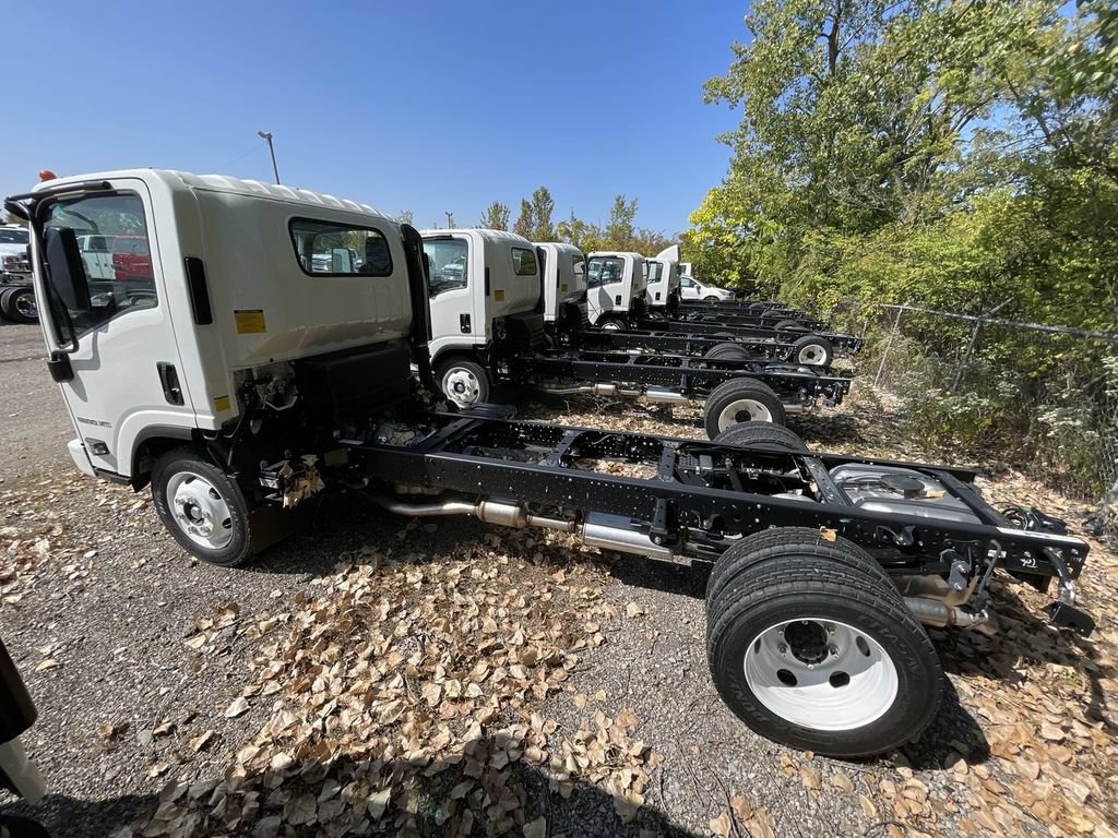 New 2024 Chevrolet Low Cab Forward 5500XG RWD image 2