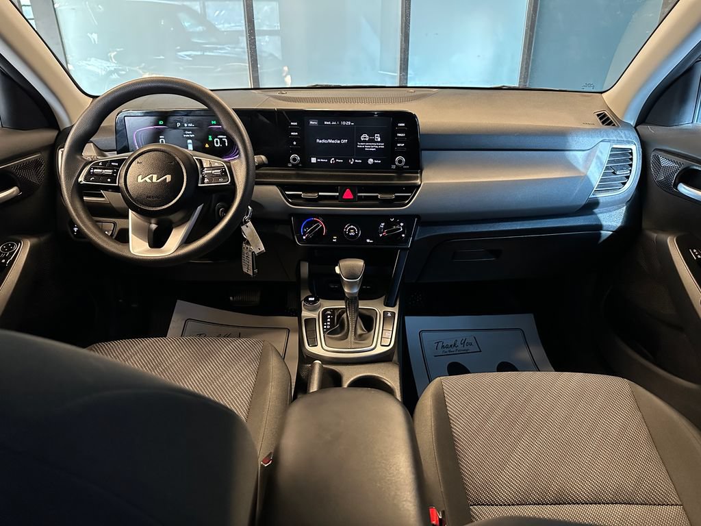 Used 2024 Kia Seltos LX AWD/4WD image 9