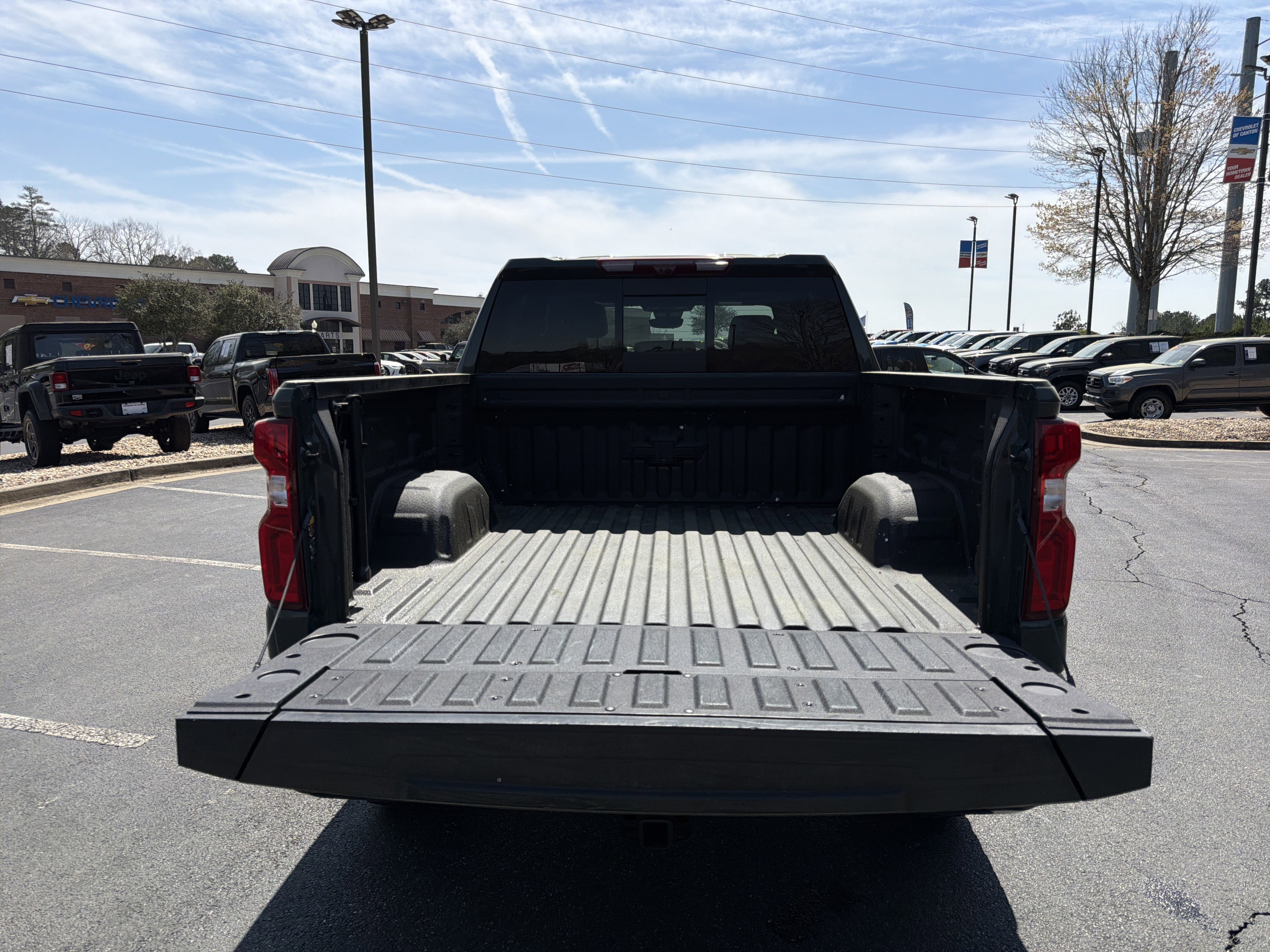 Used 2025 Chevrolet Silverado 1500 ZR2 w/ Technology Package image 18