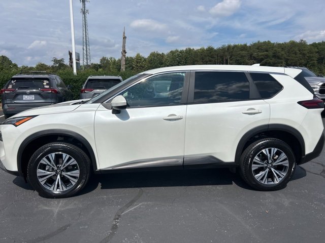 Used 2023 Nissan Rogue SV image 10