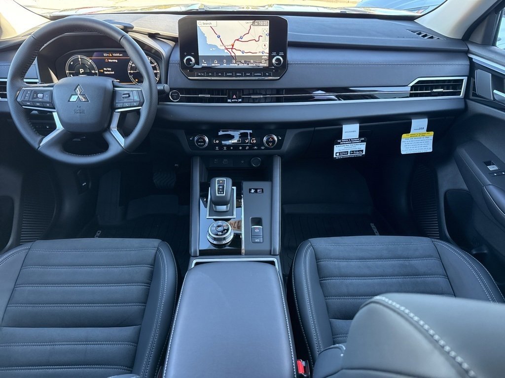 New 2025 Mitsubishi Outlander SE image 21