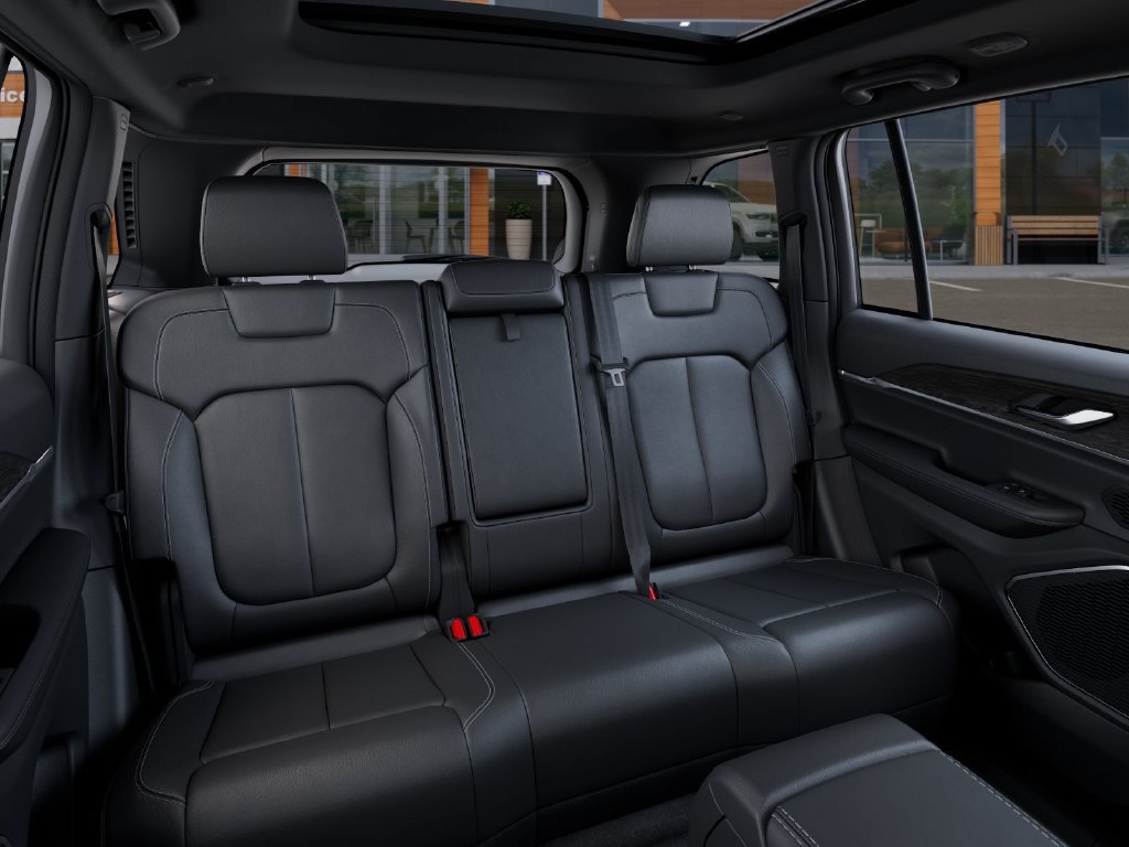 New 2026 Jeep Grand Cherokee Limited w/ Limited Altitude Package AWD/4WD image 16