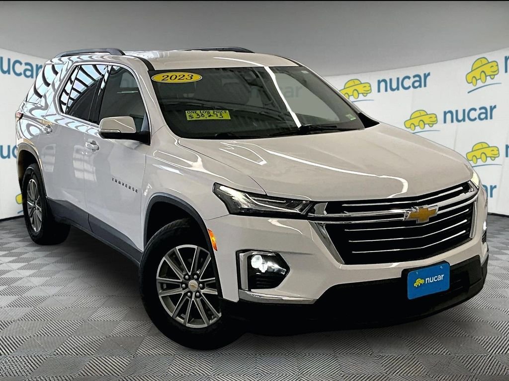 Used 2023 Chevrolet Traverse LT AWD/4WD image 1