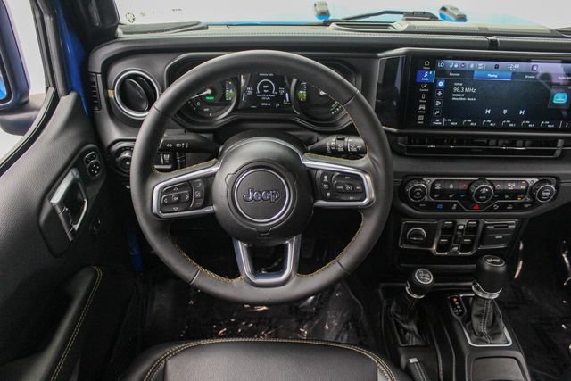 Used 2024 Jeep Wrangler Unlimited Sahara w/ Safety Group AWD/4WD image 28