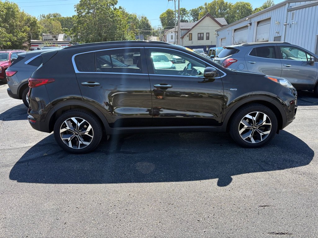 Used 2022 Kia Sportage EX AWD/4WD image 2