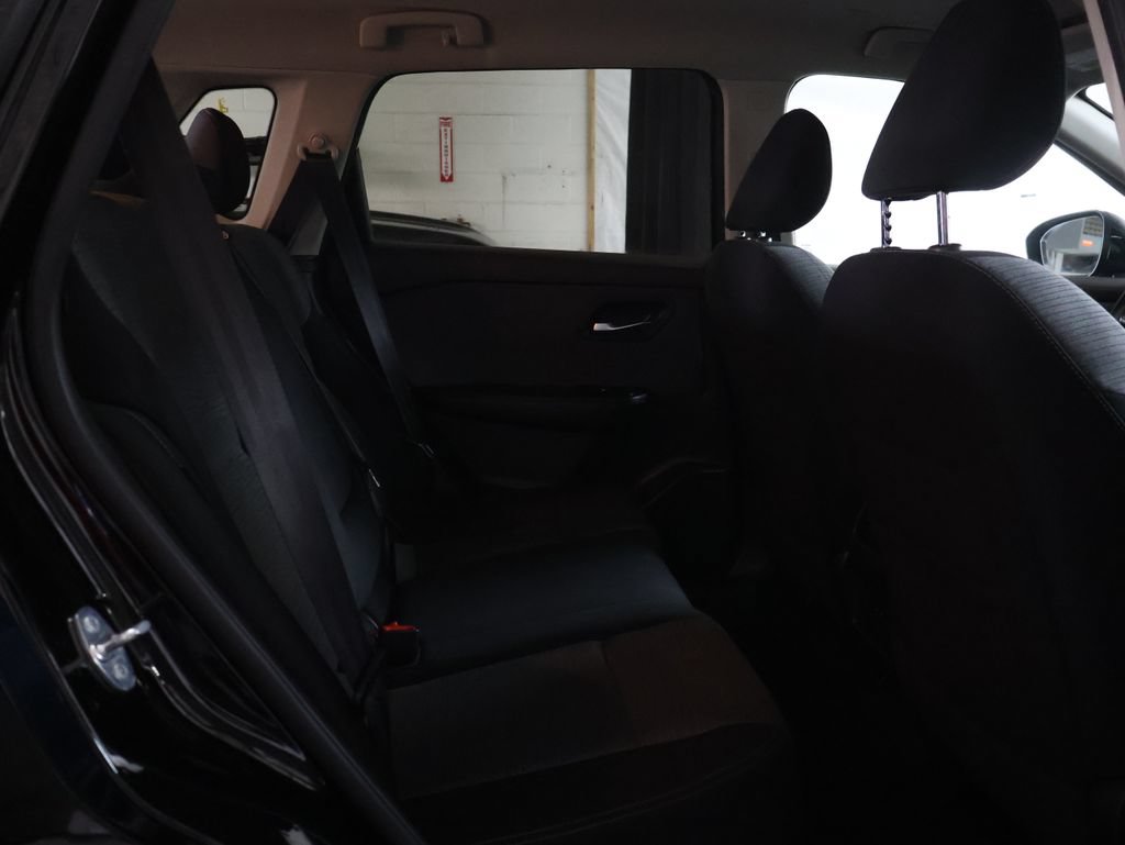 Used 2023 Nissan Rogue SV AWD/4WD image 12