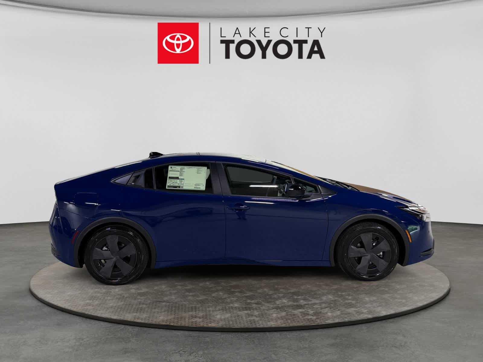 New 2027 Toyota Prius Plug-In Hybrid FWD image 7