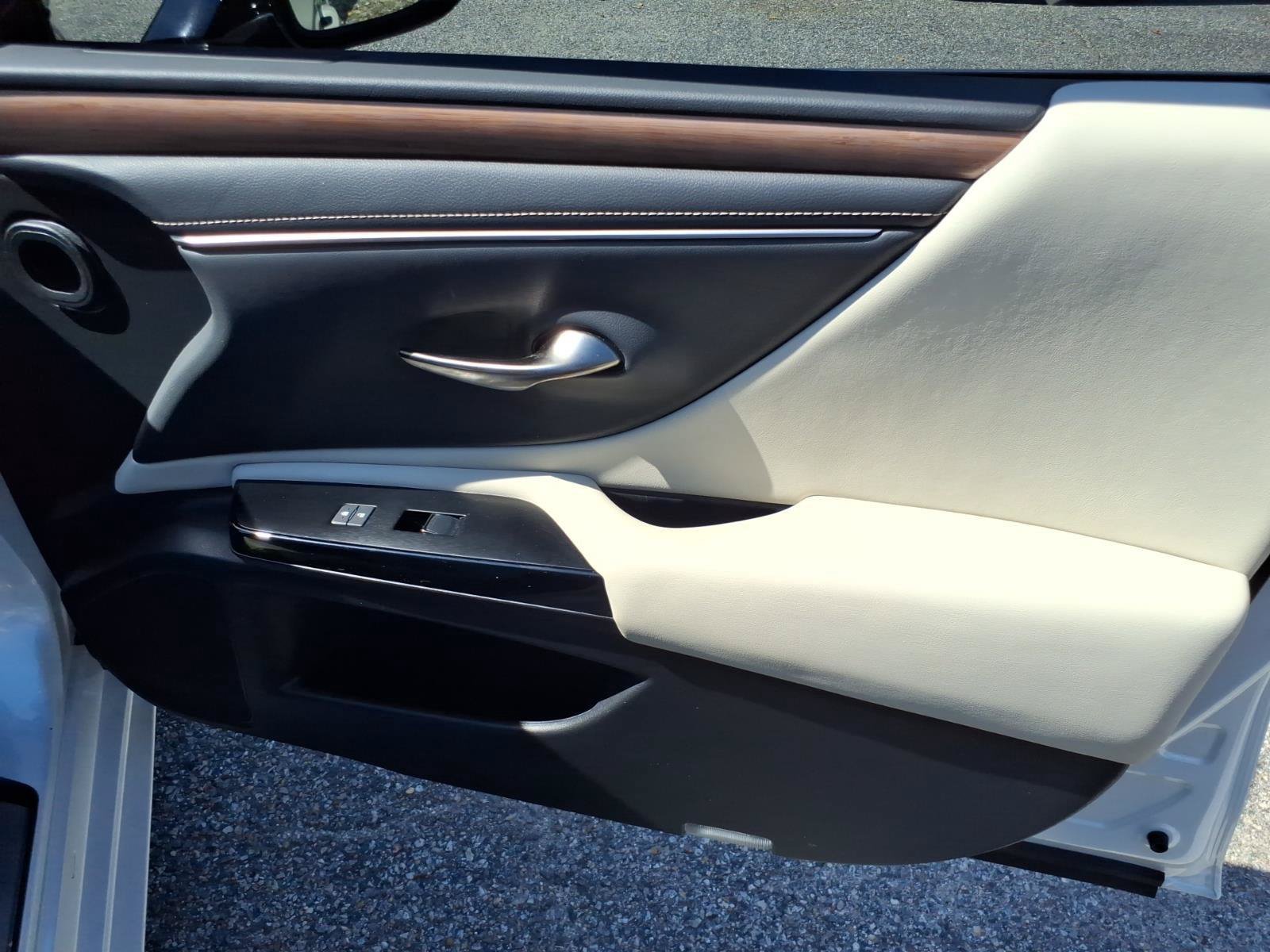 Used 2023 Lexus ES 350 w/ Premium Package FWD image 24