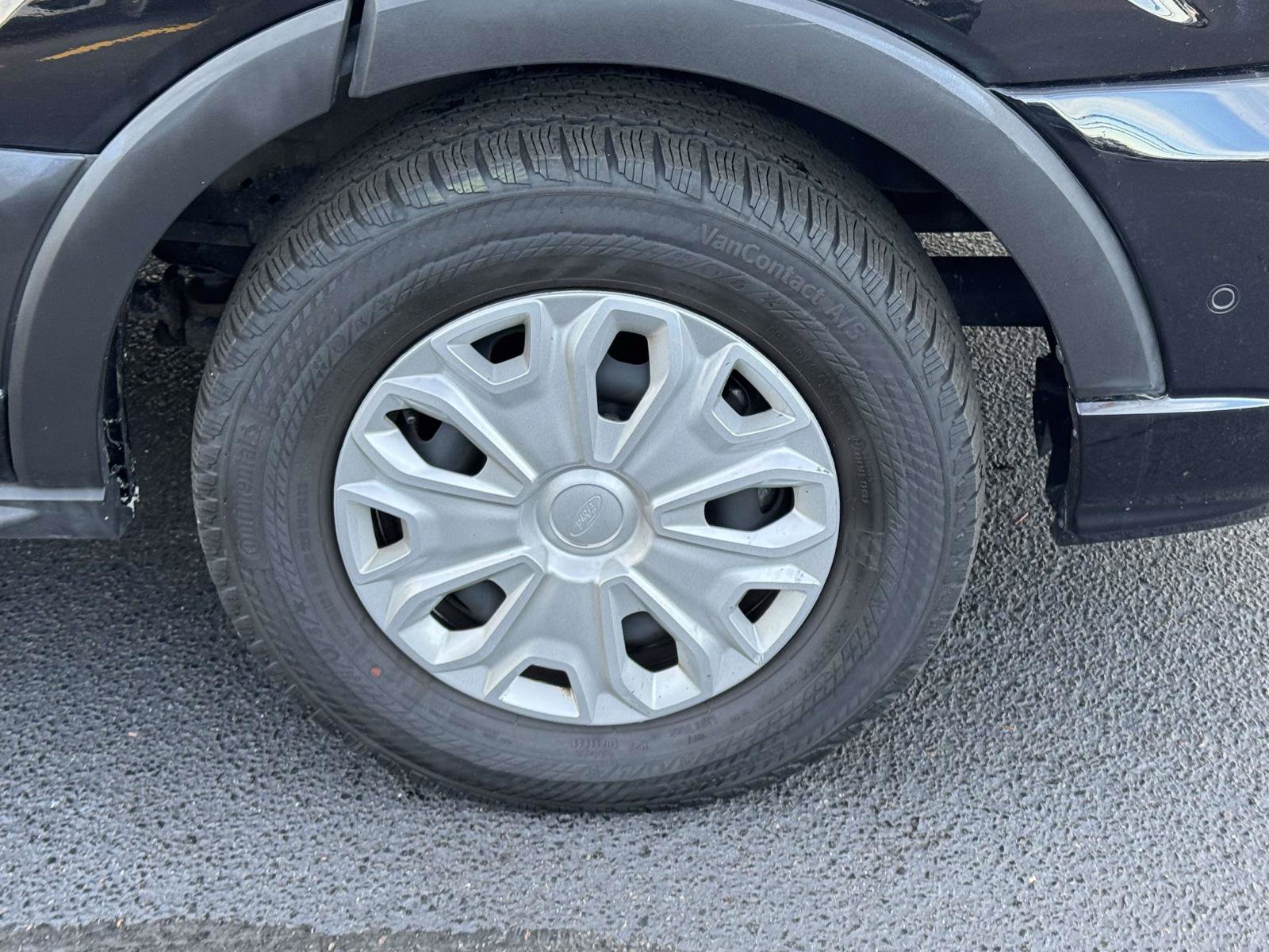 Used 2023 Ford Transit 350 XLT image 8