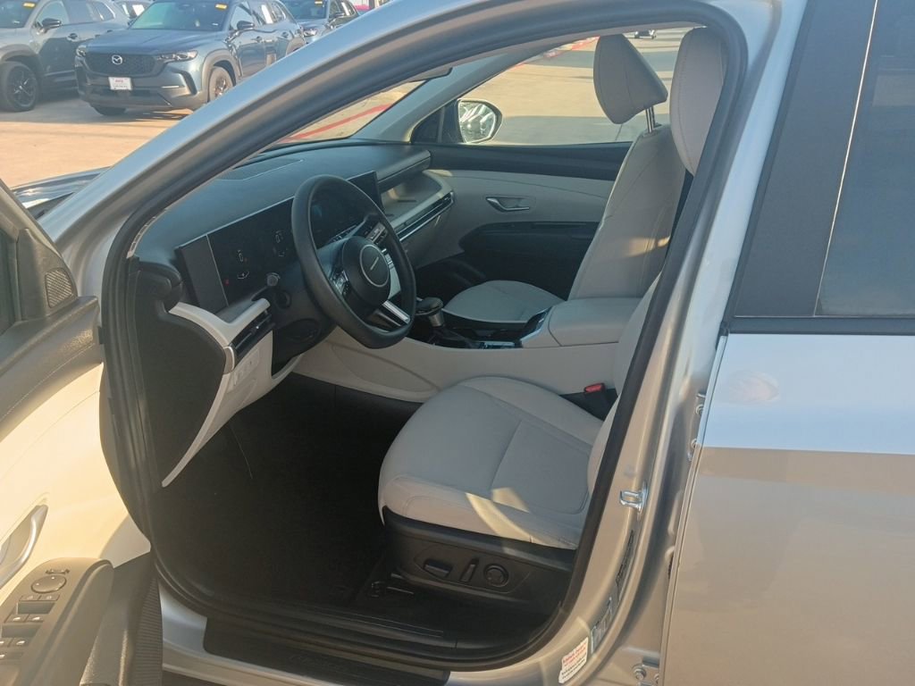 Used 2025 Hyundai Tucson SEL image 3