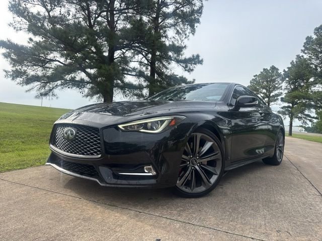 Used 2018 INFINITI Q60 Red Sport 400 w/ Pro Active Package RWD image 9