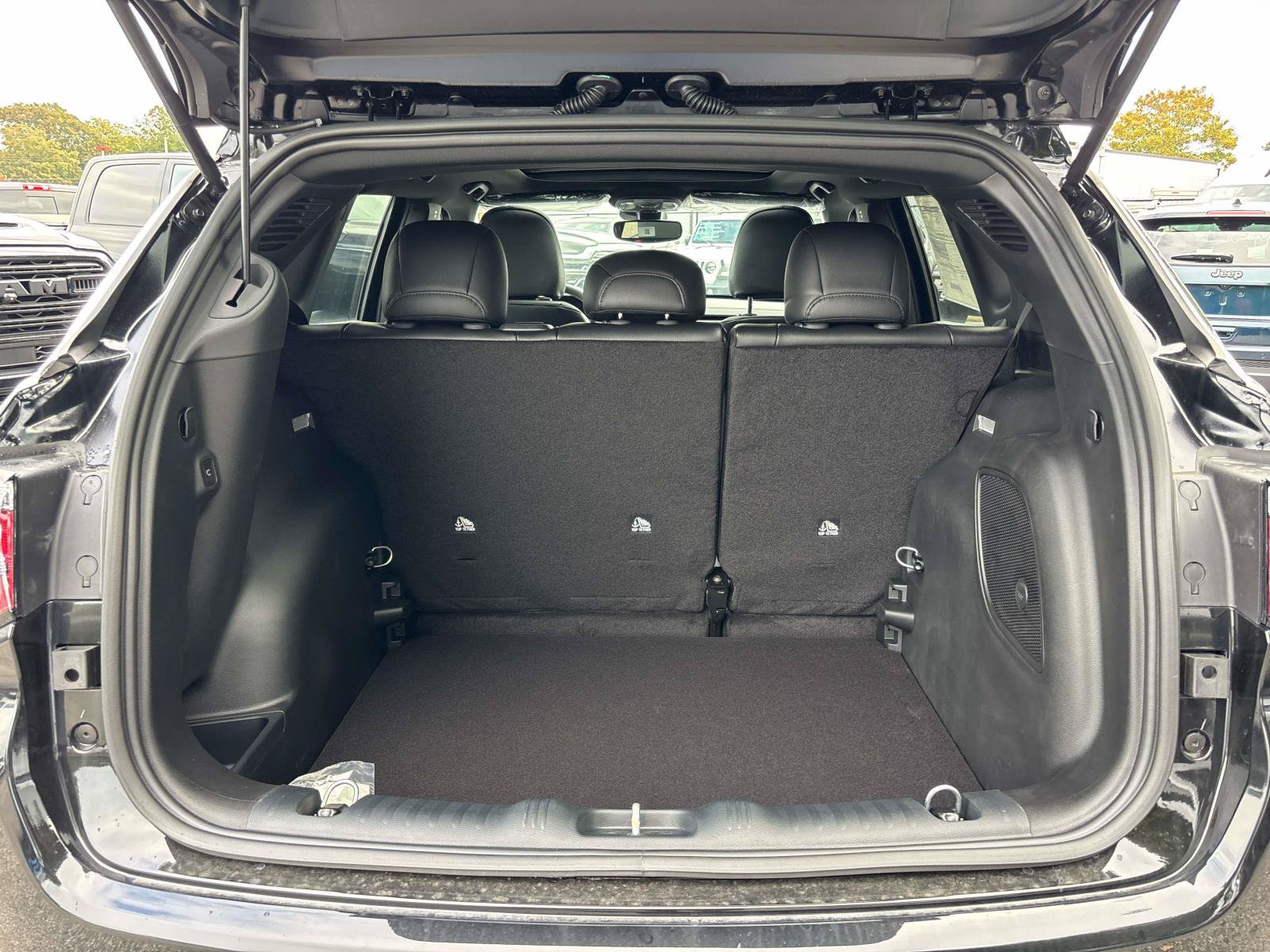 New 2026 Jeep Compass Latitude AWD/4WD image 4