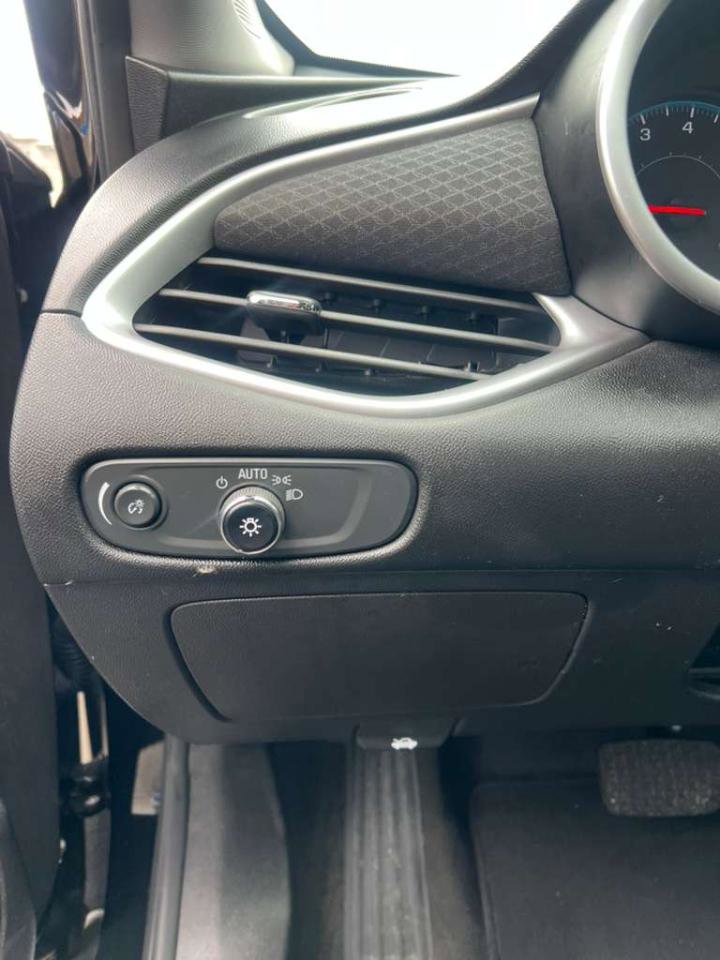 Used 2023 Chevrolet Malibu LT image 20