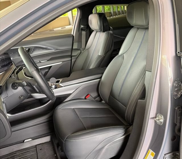 Certified 2024 Cadillac Lyriq Sport w/ LPO, Floor Liner Package AWD/4WD image 3