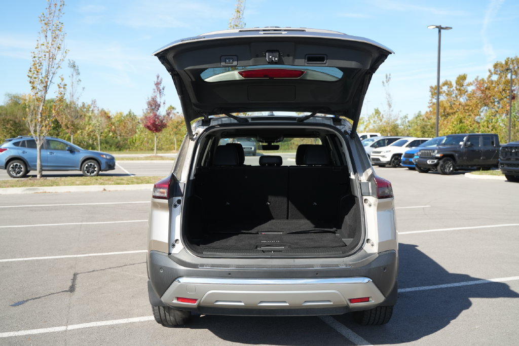 Used 2022 Nissan Rogue Platinum w/ Head-Up Display Package FWD image 19