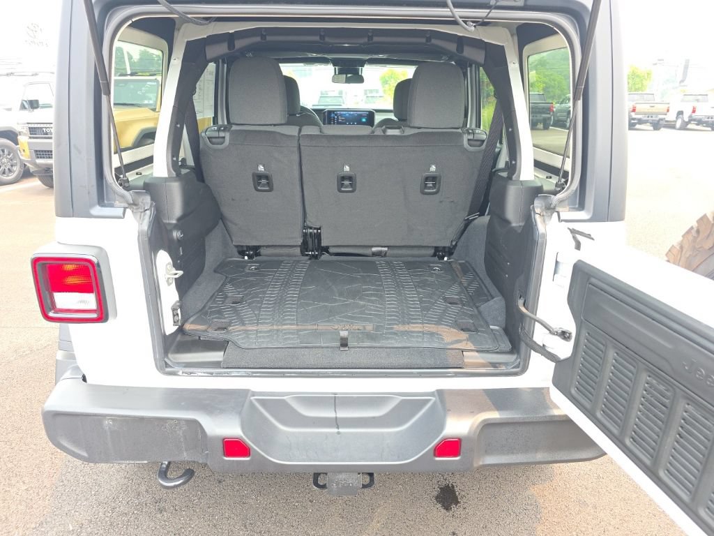 Used 2024 Jeep Wrangler Unlimited Sport AWD/4WD image 6
