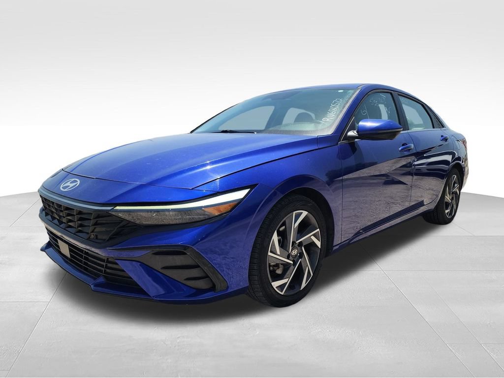 Used 2024 Hyundai Elantra Limited FWD image 4