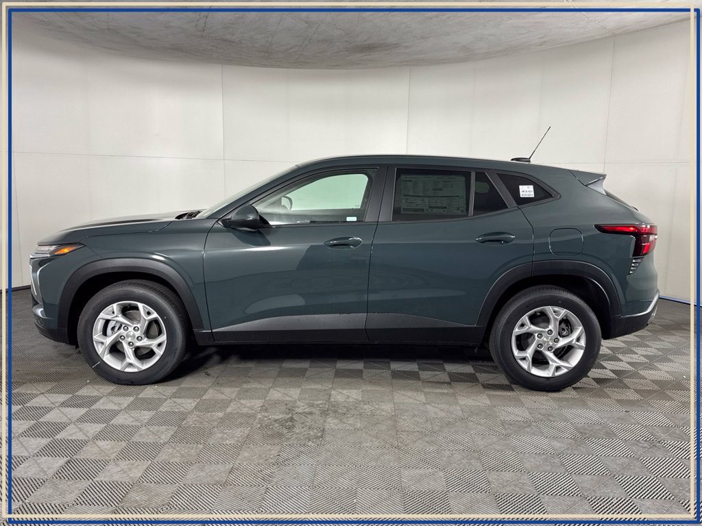 New 2026 Chevrolet Trax LS w/ LS Convenience Package FWD image 8
