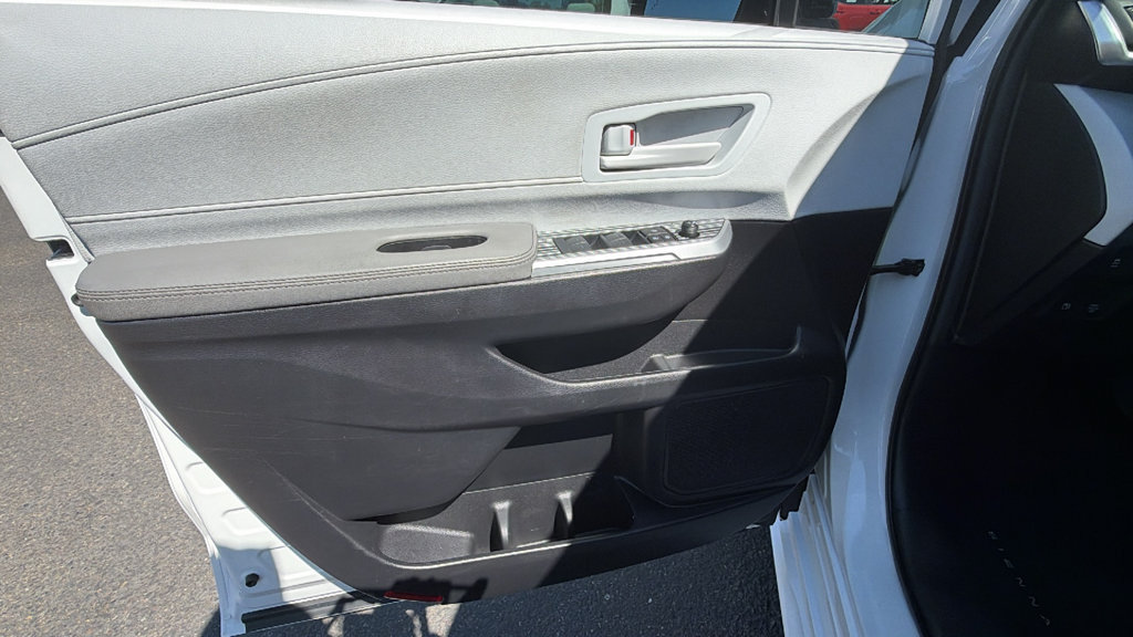 Used 2025 Toyota Sienna LE FWD image 17