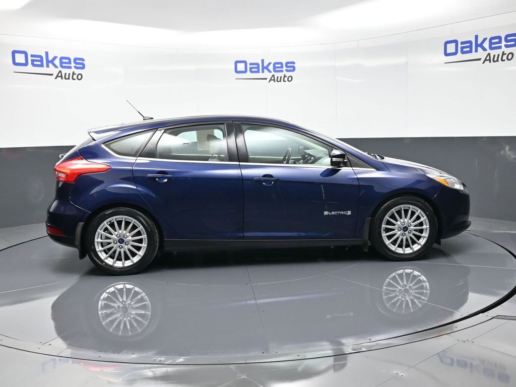 Used 2016 Ford Focus Base w/ Exterior Protection Package image 9