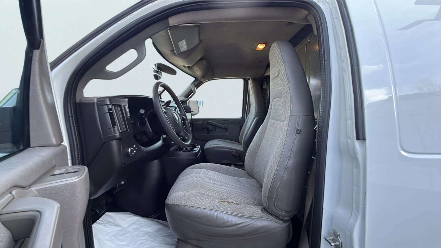 Used 2017 Chevrolet Express 2500 image 12