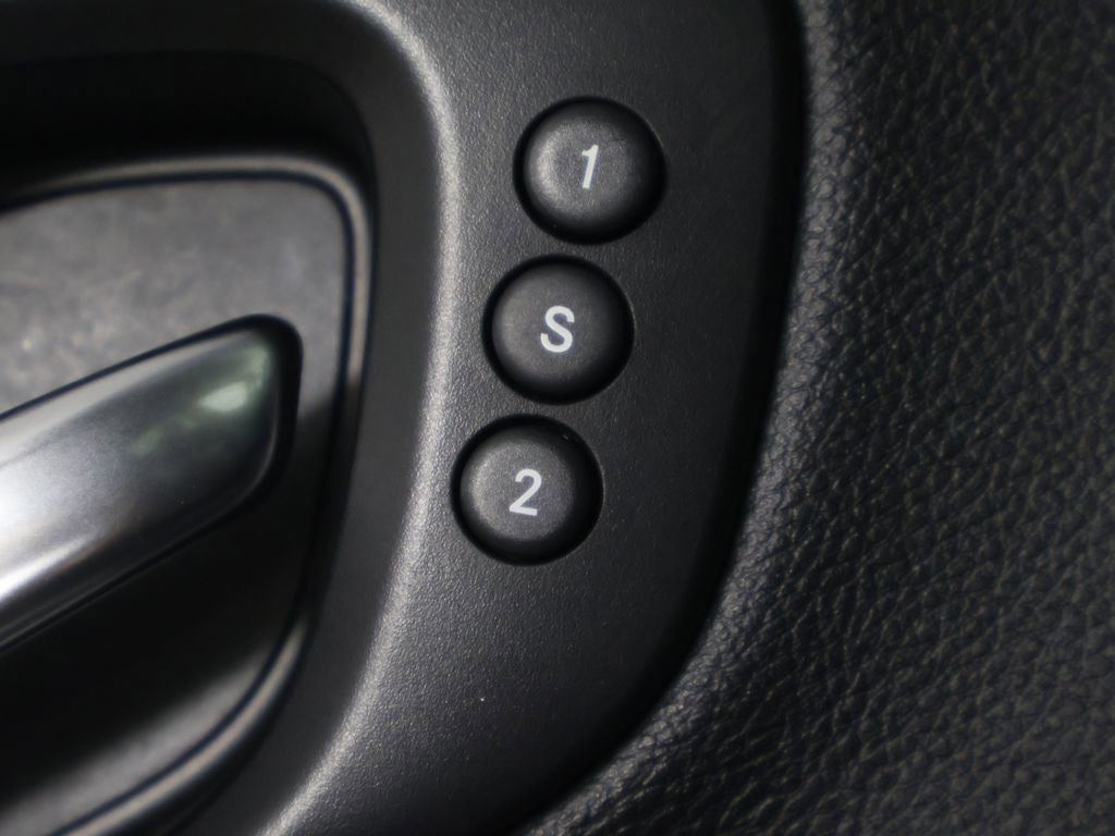 Used 2021 Jeep Cherokee Limited image 36