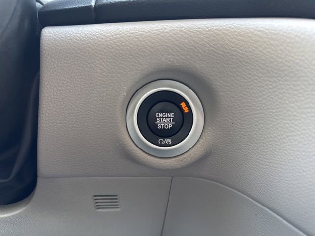 Used 2024 Chrysler Pacifica Touring-L FWD image 15