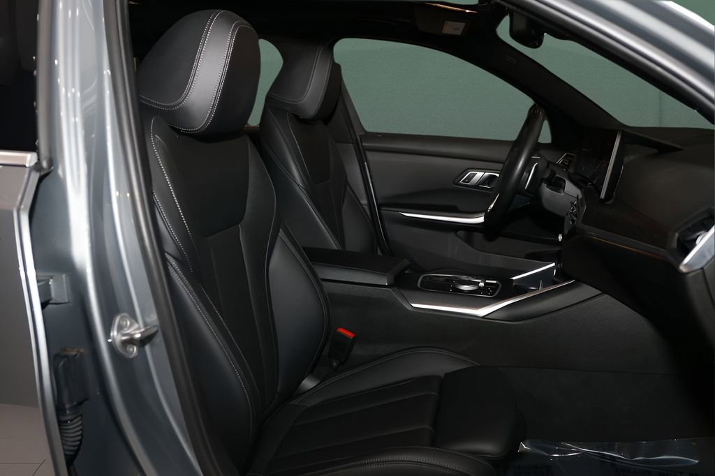 Used 2023 BMW 330e xDrive w/ Premium Package image 17