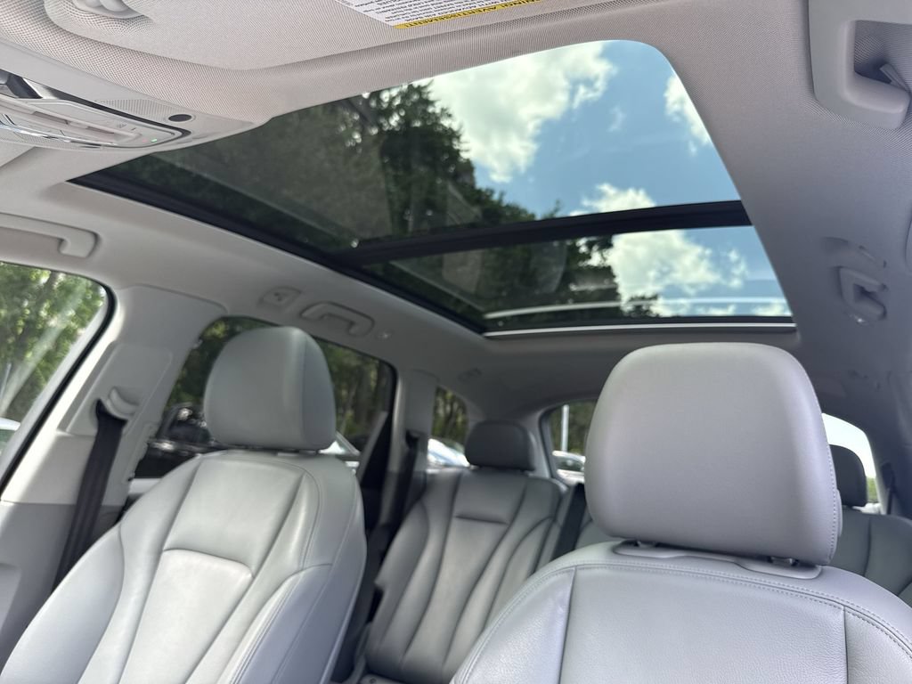 Used 2019 Audi Q7 3.0T Premium Plus w/ Premium Plus Package AWD/4WD image 16