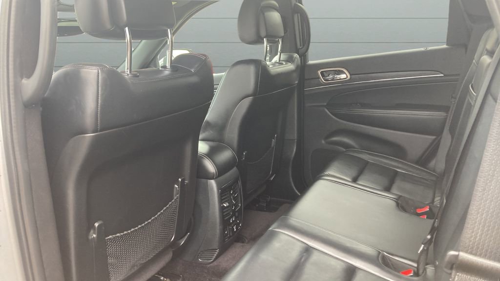Used 2017 Jeep Grand Cherokee Limited AWD/4WD image 13