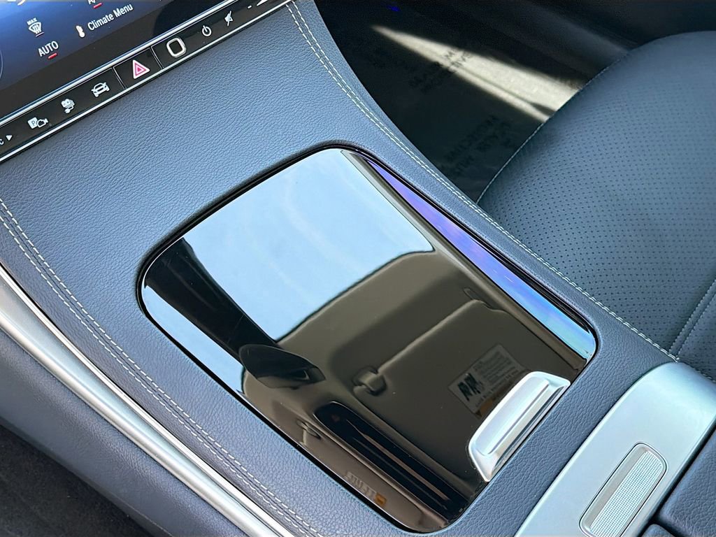 Used 2025 Mercedes-Benz GLC 350e 4MATIC image 28