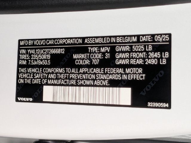 New 2026 Volvo XC40 B5 Plus w/ Protection Package Premier AWD/4WD image 32
