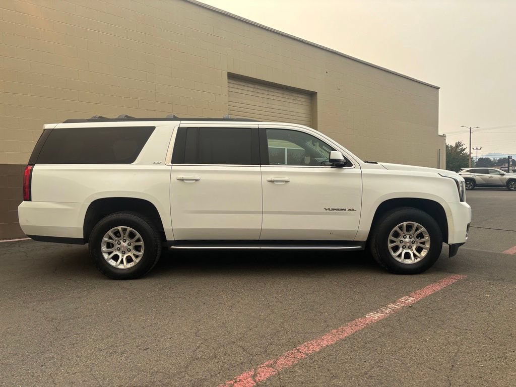 Used 2017 GMC Yukon XL SLT AWD/4WD image 3