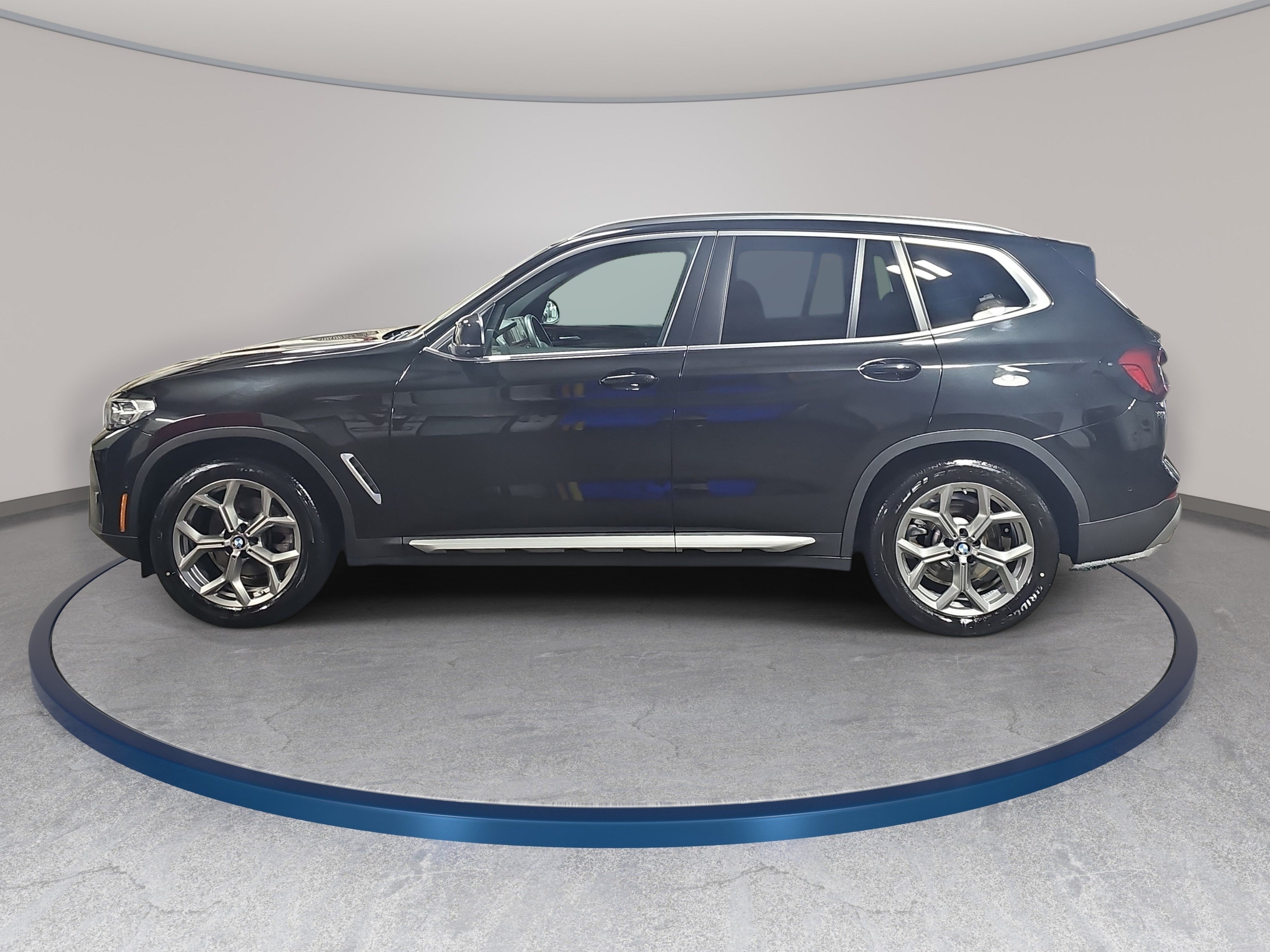Certified 2024 BMW X3 xDrive30i w/ Premium Package AWD/4WD image 9