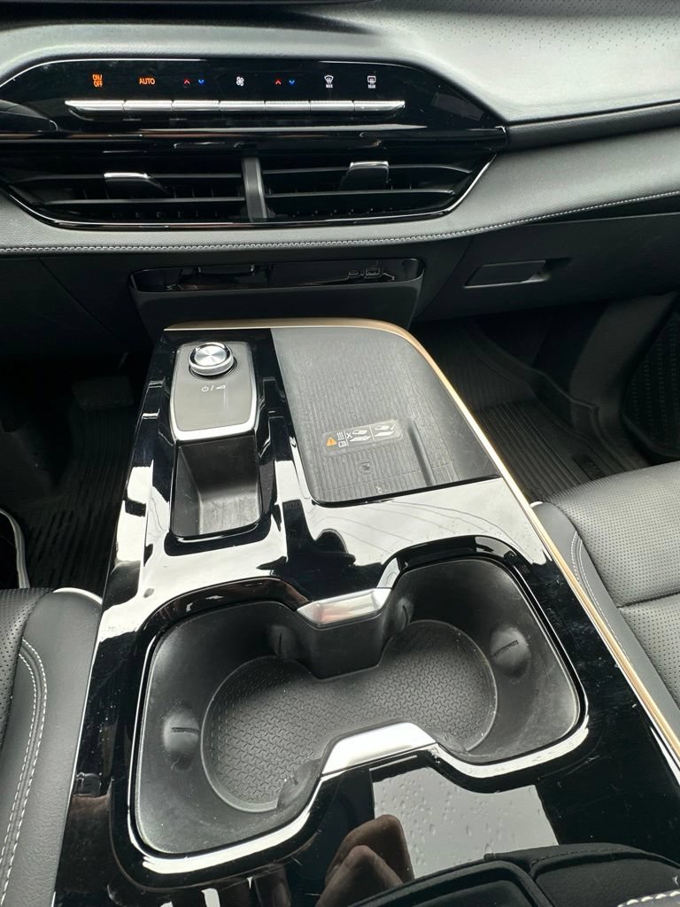 Used 2025 Buick Enclave Avenir w/ LPO, Floor Liner Package FWD image 20