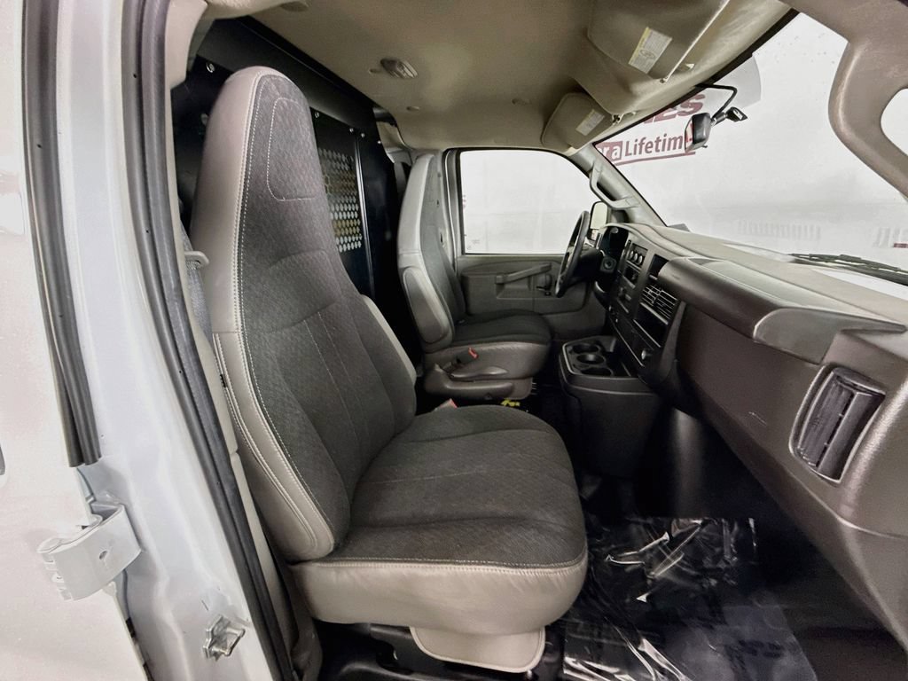 Used 2025 GMC Savana 2500 w/ Driver Convenience Package RWD image 26