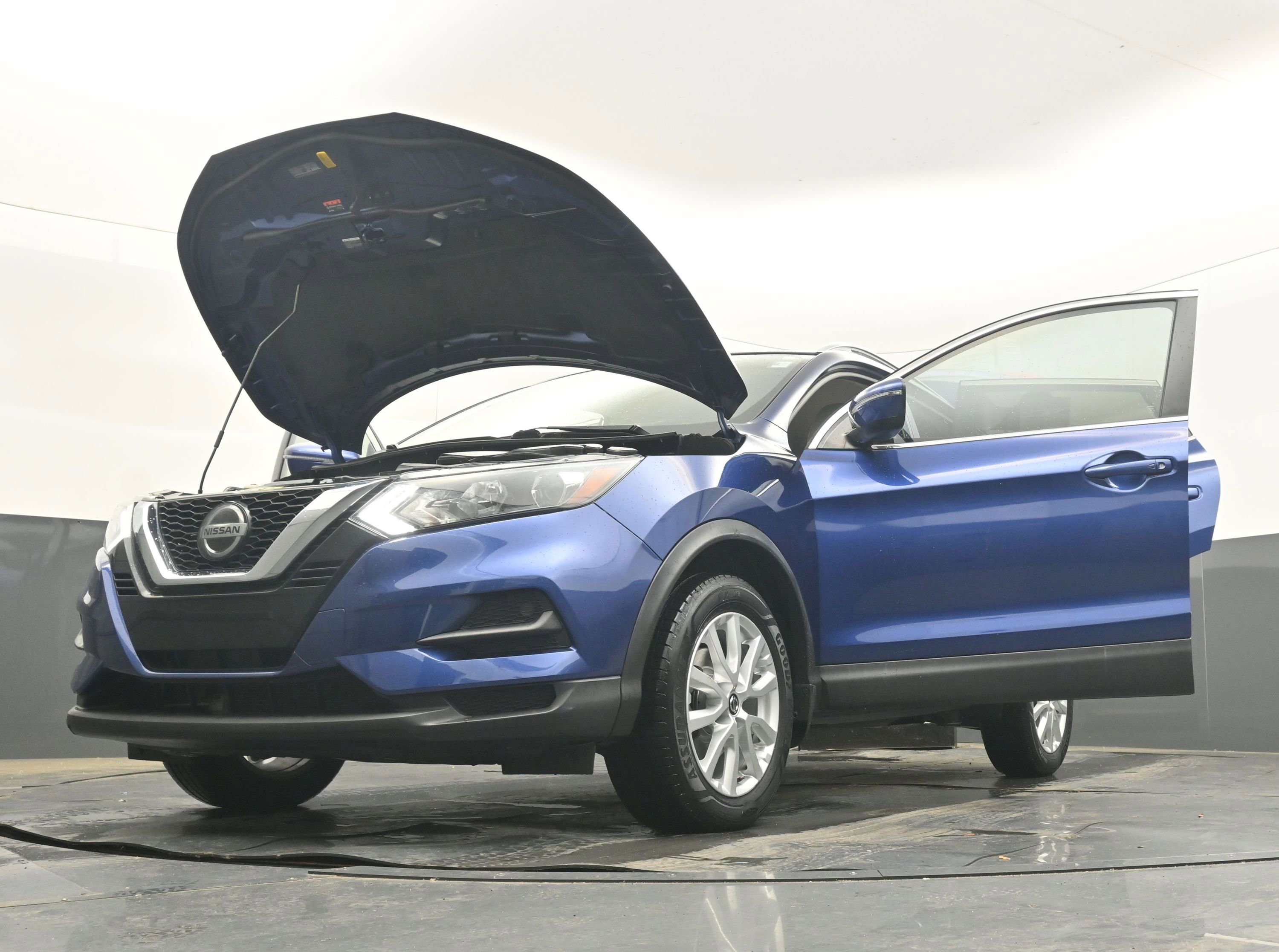 Used 2020 Nissan Rogue Sport SV FWD image 40