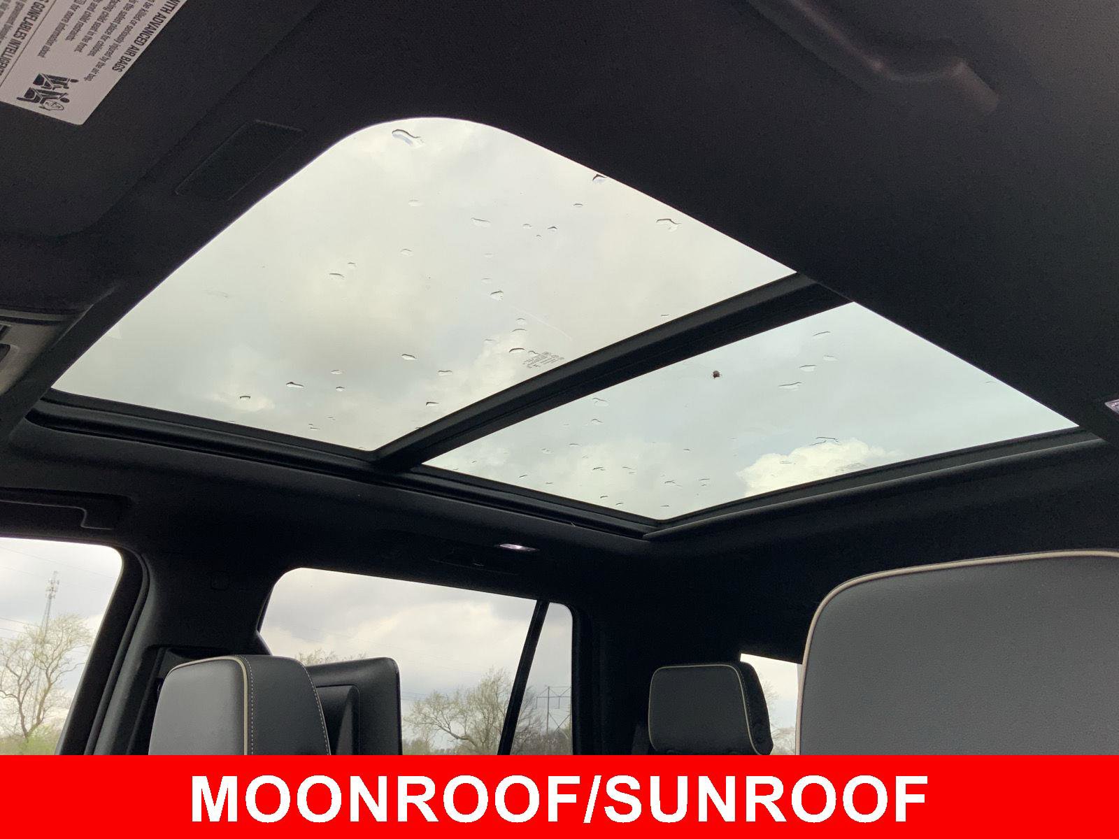 Used 2025 GMC Yukon Elevation w/ Elevation Premium Package image 5