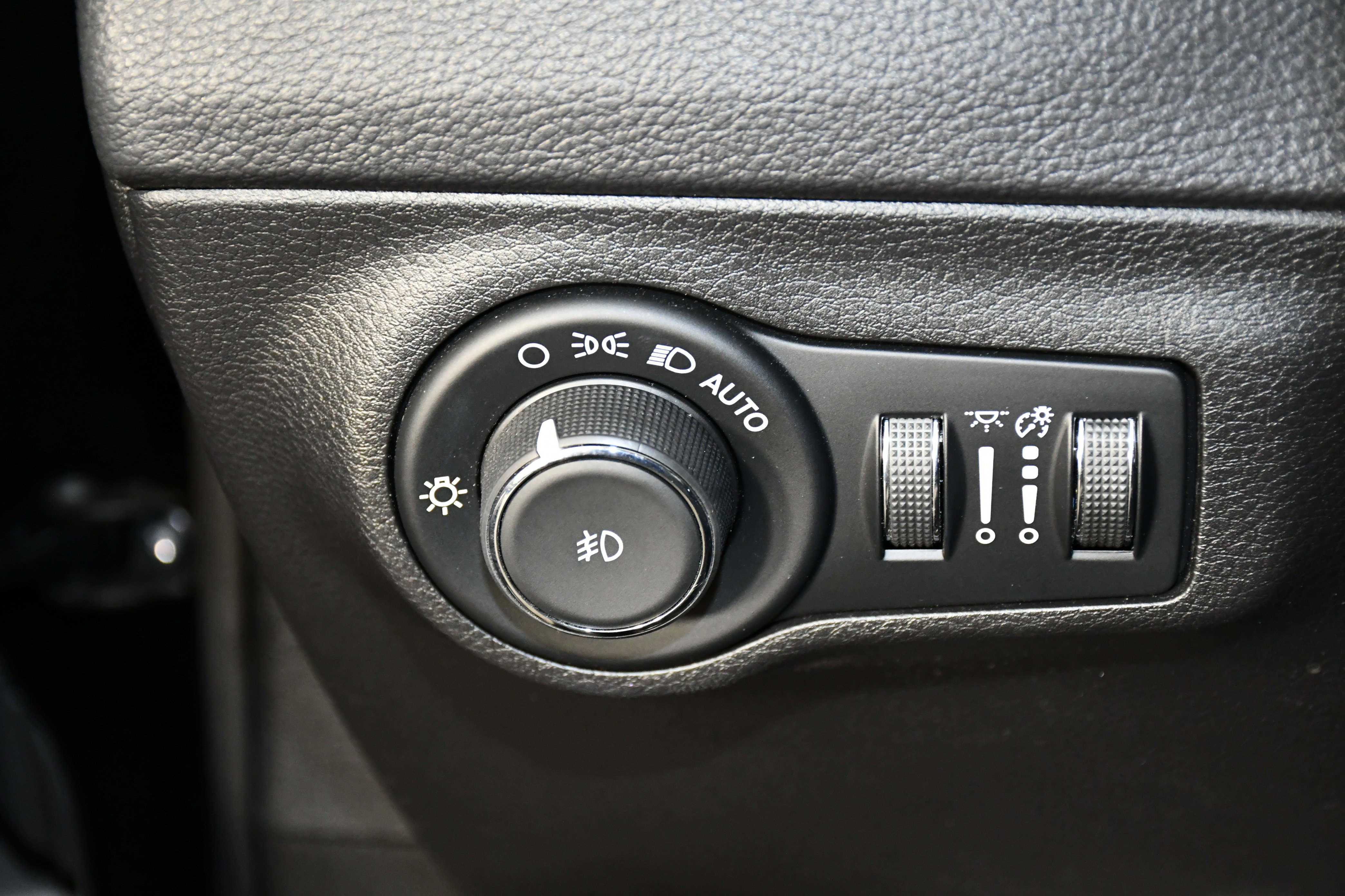 Used 2020 Jeep Compass Altitude image 35