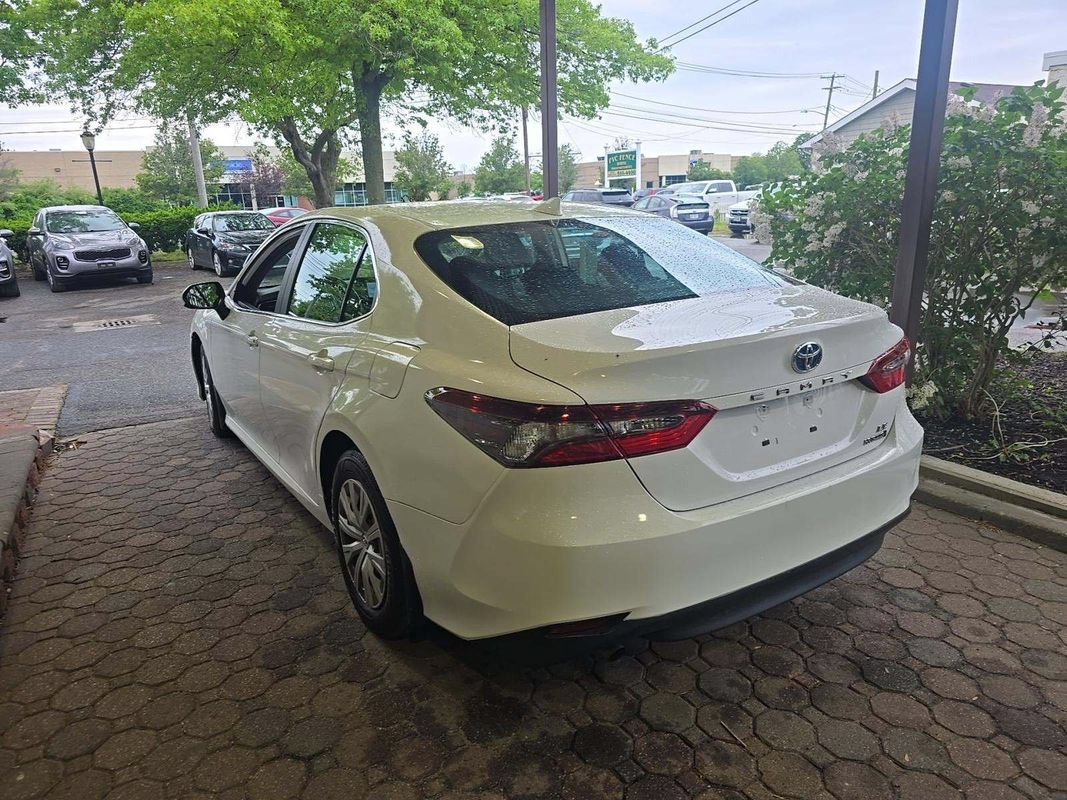 Used 2022 Toyota Camry LE FWD image 4