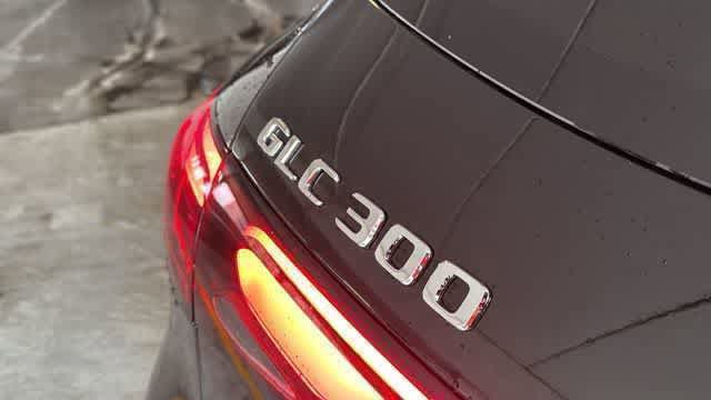 Used 2025 Mercedes-Benz GLC 300 4MATIC image 9