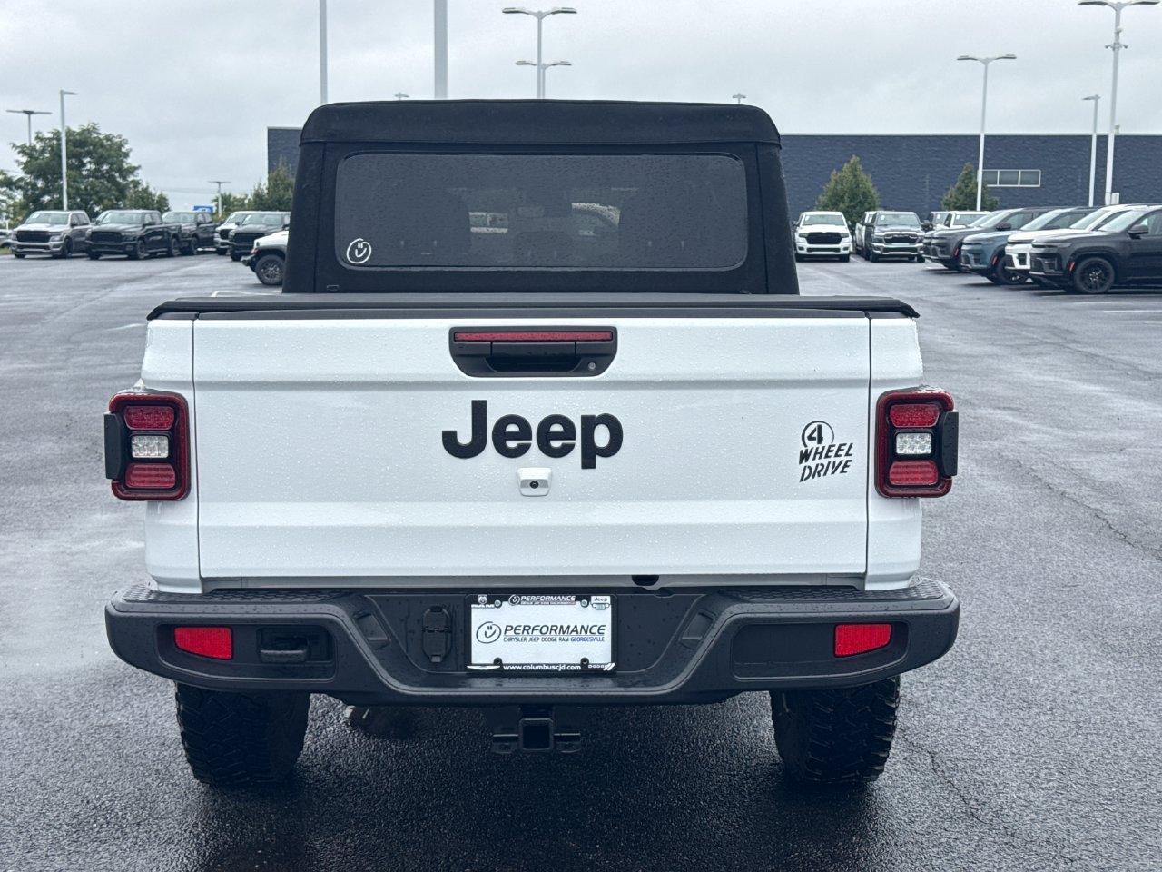 Used 2025 Jeep Gladiator Sport AWD/4WD image 4