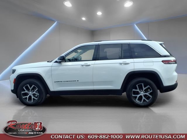 Used 2023 Jeep Grand Cherokee Limited AWD/4WD image 7