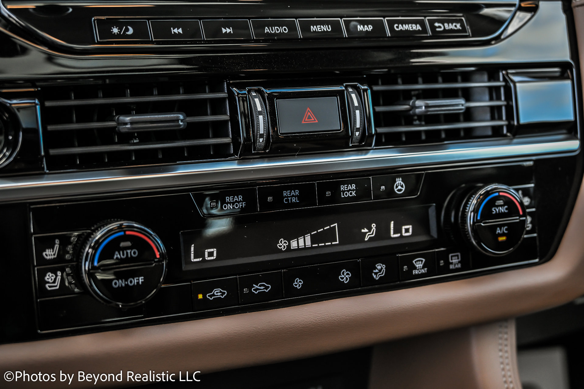 Used 2025 Nissan Pathfinder Platinum image 48
