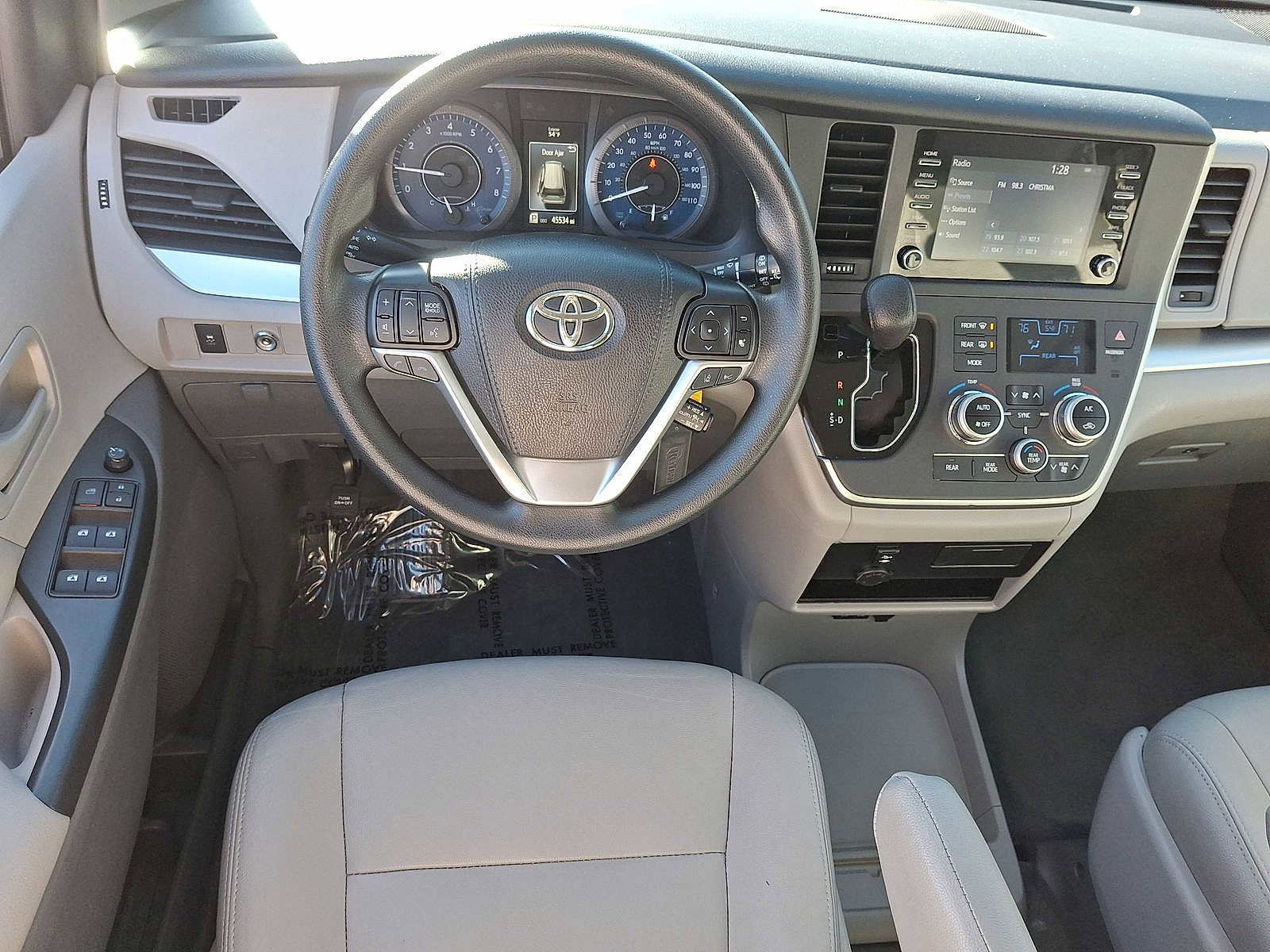 Used 2020 Toyota Sienna L image 21