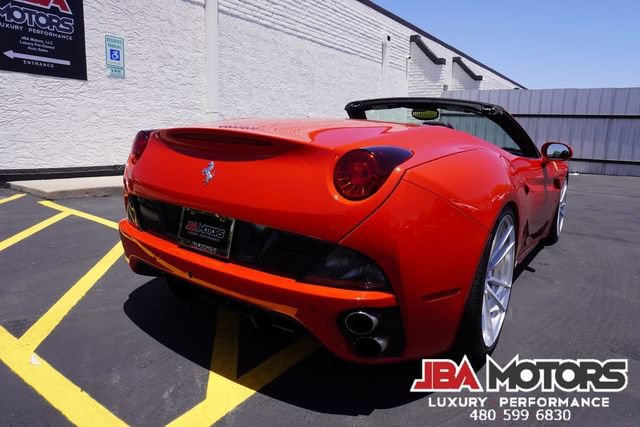 Used 2014 Ferrari California RWD image 99
