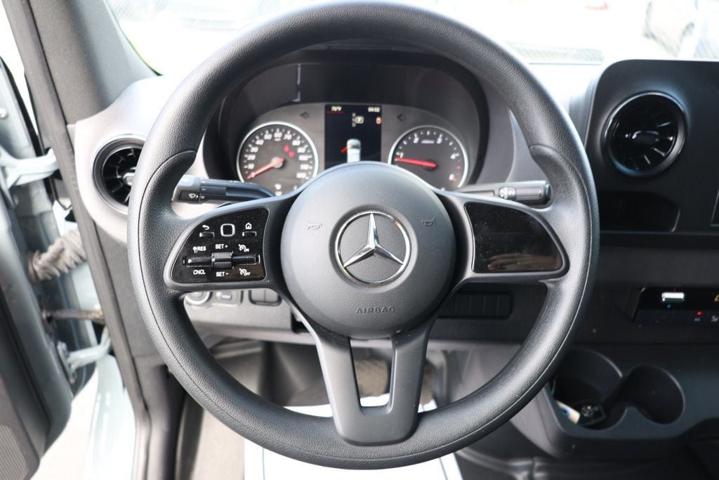 Used 2024 Mercedes-Benz Sprinter 3500 image 13