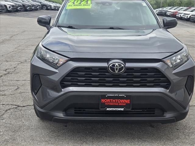 Used 2021 Toyota RAV4 LE image 8