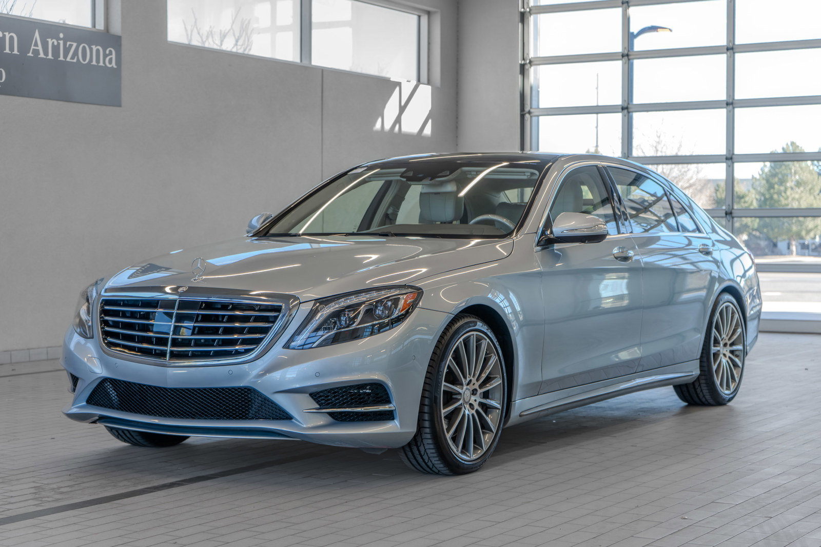Used 2015 Mercedes-Benz S 550 Sedan image 24