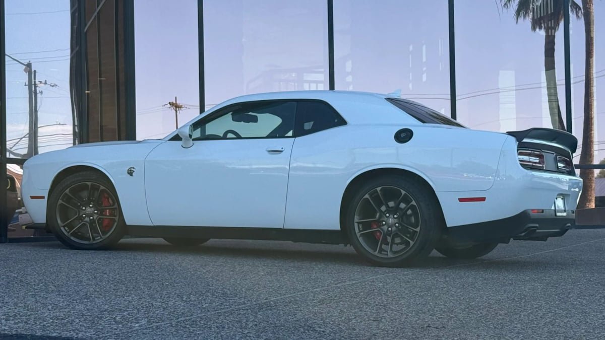 Used 2021 Dodge Challenger SRT Hellcat Redeye RWD image 6